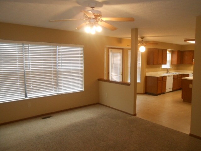 Building Photo - 5104 Blossom Court