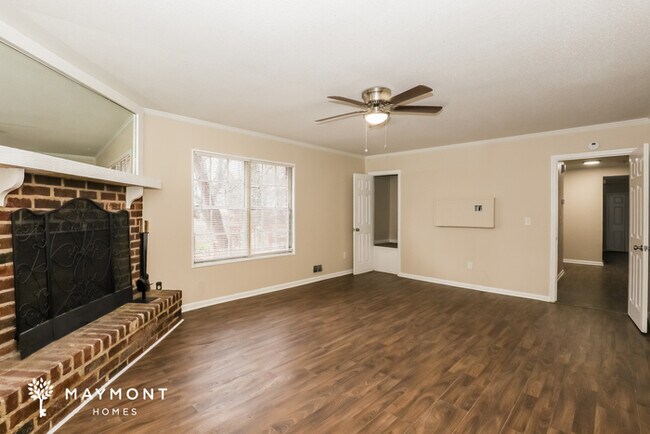 Building Photo - 1684 Regency Pl