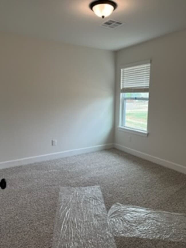 Building Photo - FIRST MONTH FREE - Beautiful New Home!