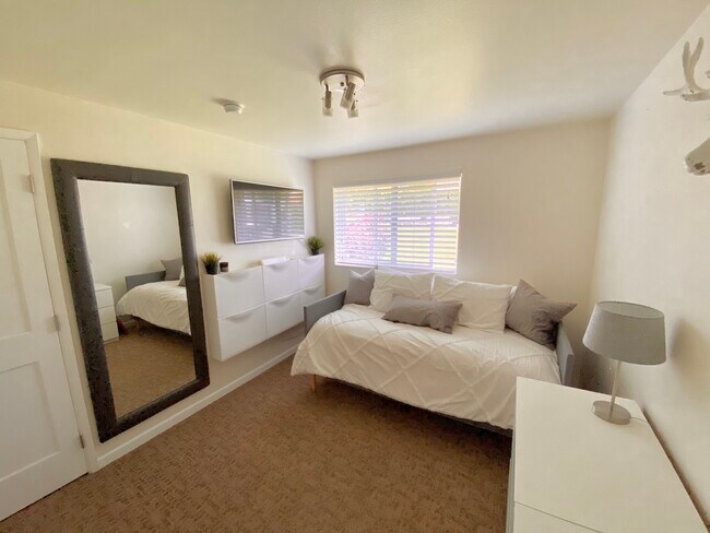 Foto del edificio - 2836 W Mercer Way