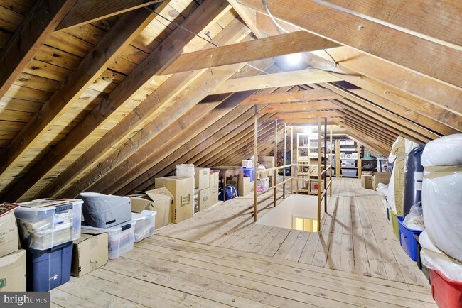 Building Photo - 6420 Garnett Dr