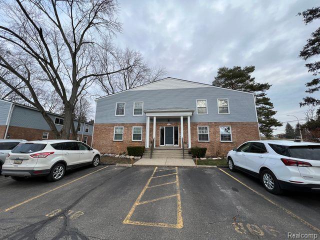 Primary Photo - 521 E University Dr