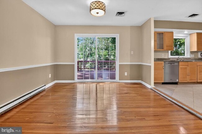 Building Photo - 3409 Beverly Dr