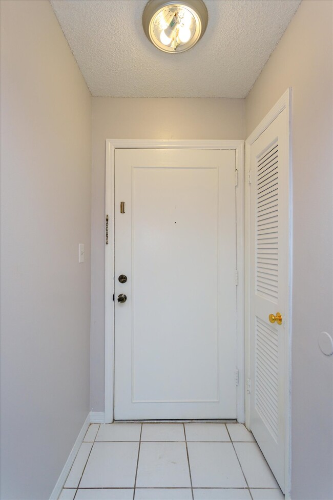 Foto del edificio - 614 Georgetown Dr