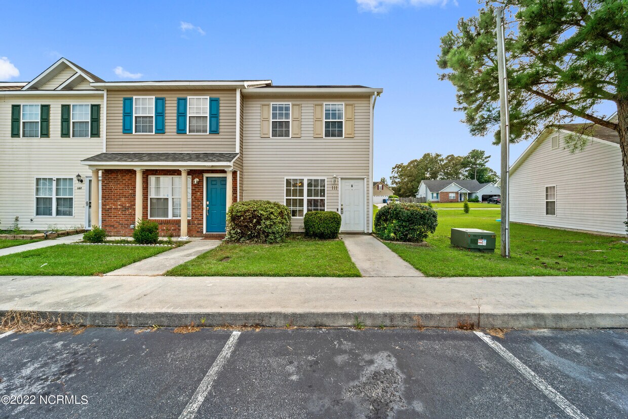 111 Timberlake Trail, Jacksonville, NC 28546 Townhome Rentals in