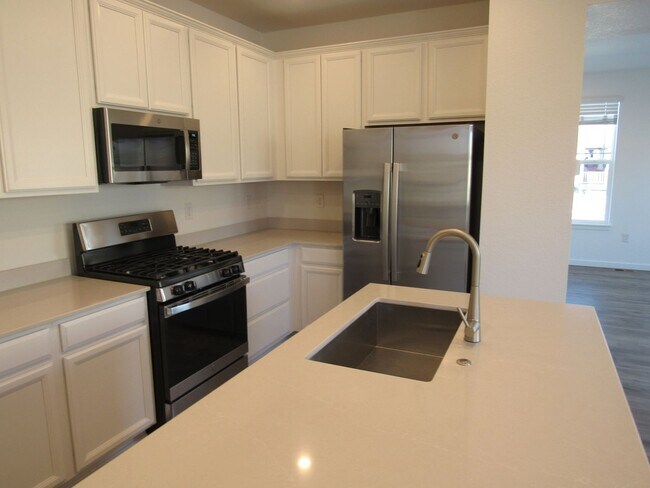 Building Photo - Brand New Paired Home in Erie w/ main floo...