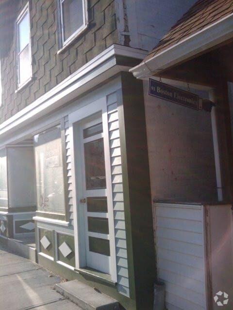 Building Photo - 95 Boylston St