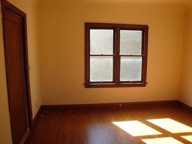 Foto del edificio - 413 S Main St