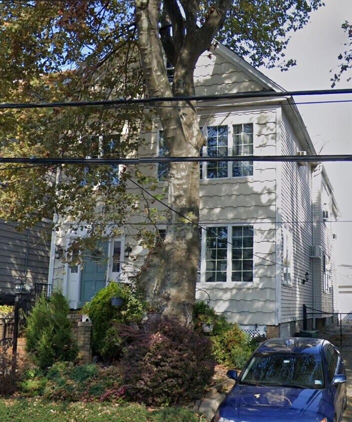 17 Lincoln Pkwy, Bayonne, NJ 07002 House Rental in Bayonne, NJ