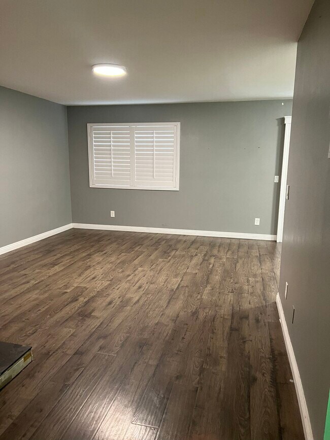 Foto del edificio - 23665 Golden Springs Dr