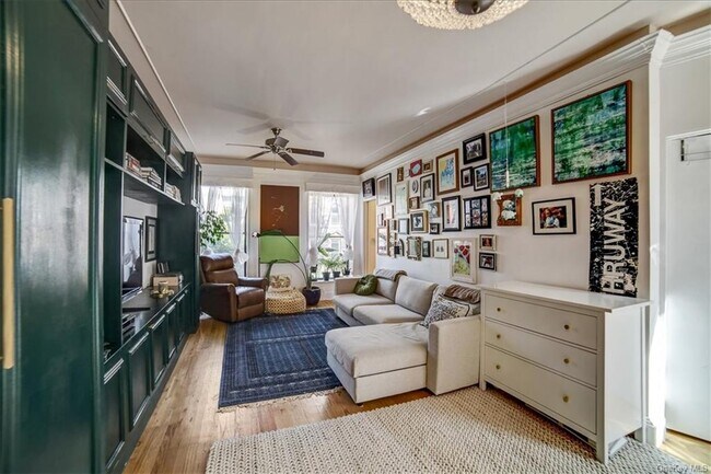 Foto del edificio - 224 E 11th St