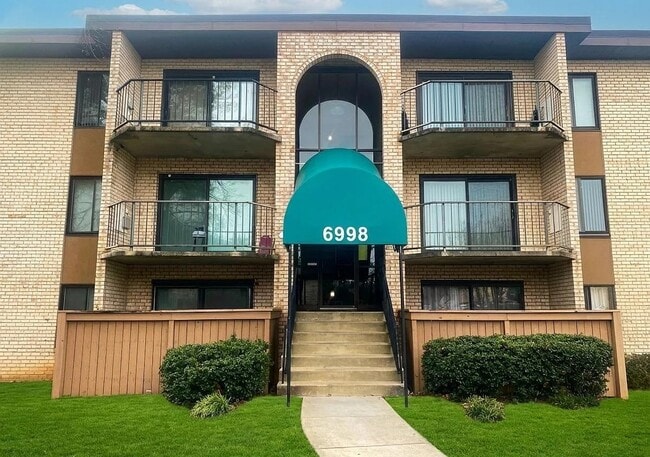 Photo - 6998 Hanover Pky Apartment