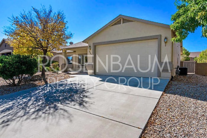 Primary Photo - Beautiful 3-bedrooms, 2-baths home nestled...
