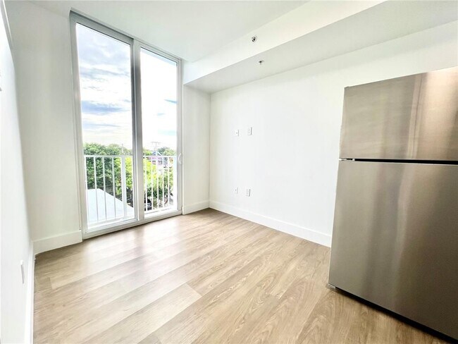 Foto del edificio - 1620 NW 18th St