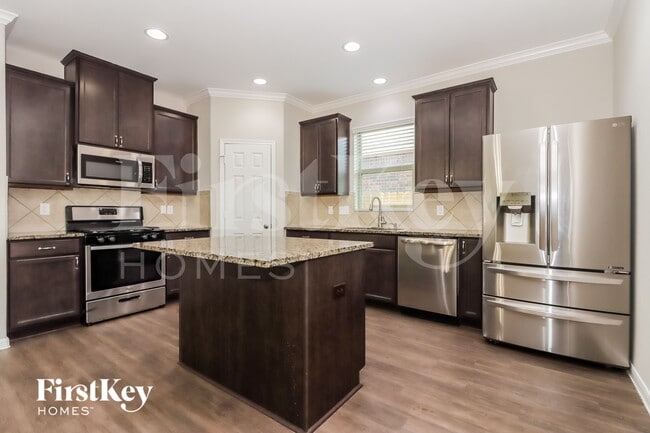 Foto del edificio - 2201 Windy Grove Dr