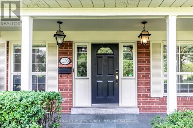 Building Photo - 1290 Braeside Dr