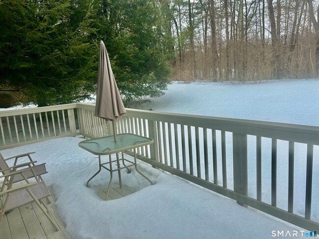 Foto del edificio - 42 Far View Cmns