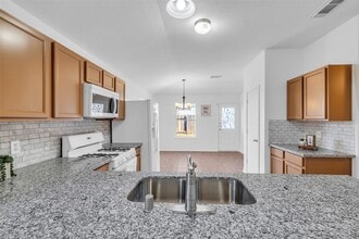 Building Photo - 20806 Dewberry Creek Ln