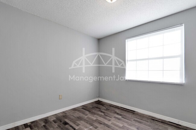Foto del edificio - 6746 Helston Ct