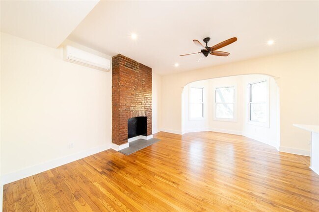 Foto del edificio - 3224 Pleasant Ave