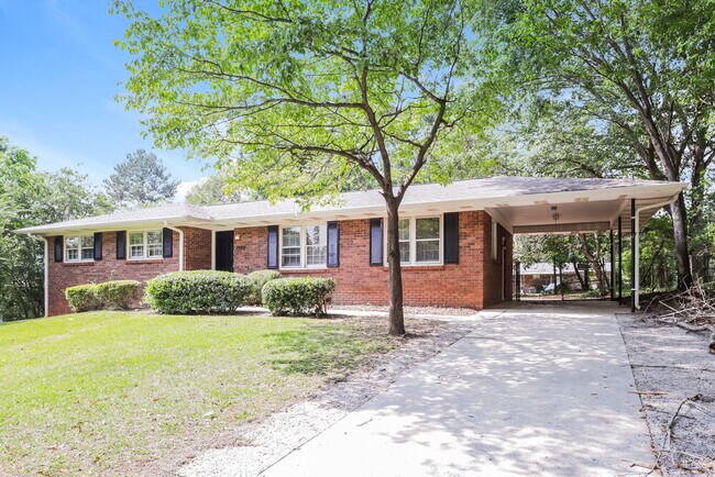 Building Photo - 1556 Wren Rd