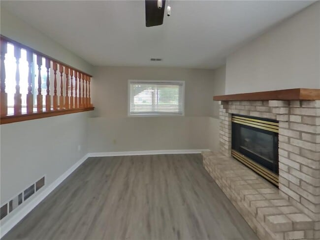 Building Photo - 9389 Jareau Ave S