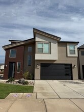Building Photo - 2301 E Luciano Ln