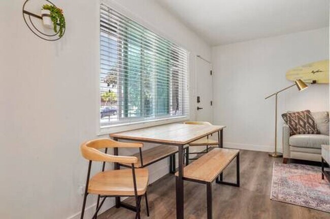 Foto del edificio - Furshished Home Available Now!