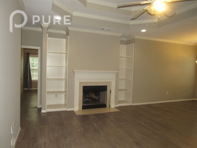 Foto del edificio - 2021 Hidden Forest Ln