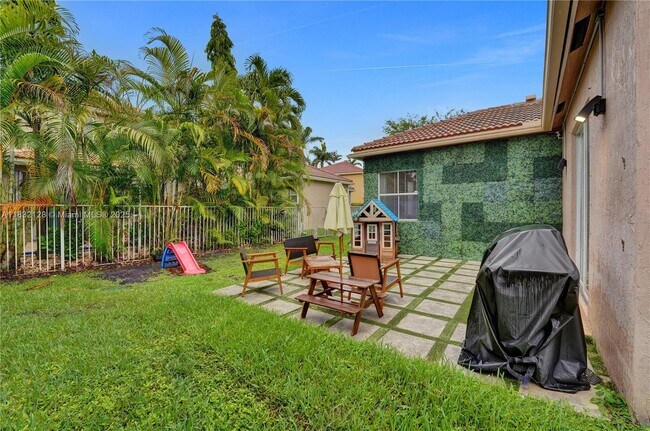 Foto del edificio - 930 Bluewood Terrace
