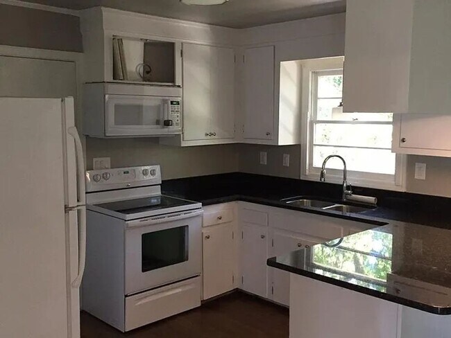 Building Photo - 4 Bedroom 2 Bath House in Northbridge Terrace - West Ashley