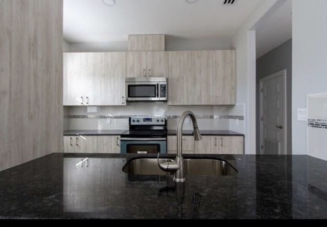 Foto del edificio - 2614 Primrose Ave