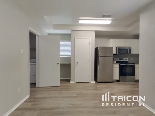 Building Photo - 5514 Rio Ramos St