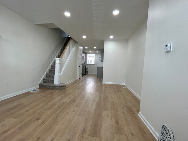 Building Photo - 2054 Mercy St