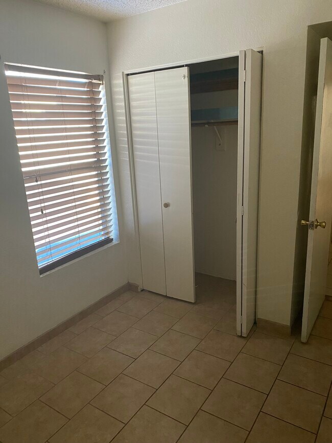 Foto del edificio - 2860 E Capri Cir