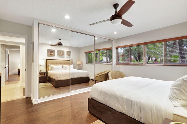 Foto del edificio - 1128 W Cypress Dr