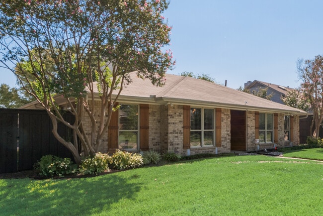 Photo - 4444 Denver Dr House