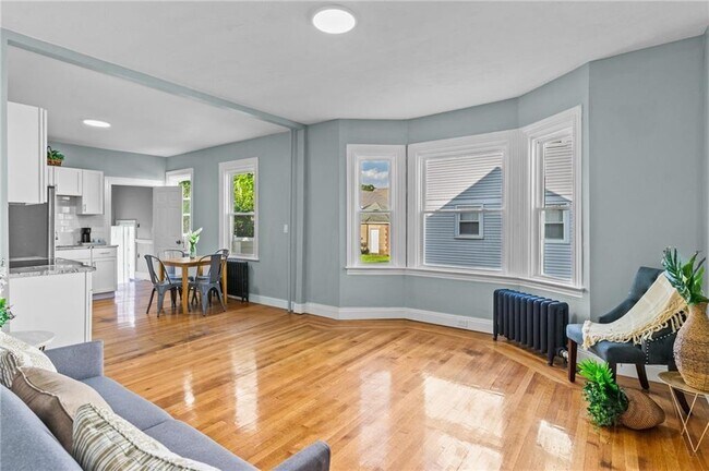 Foto del edificio - 61 Waterman Ave