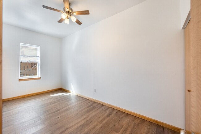 Foto del edificio - 1836 S Blue Island Ave