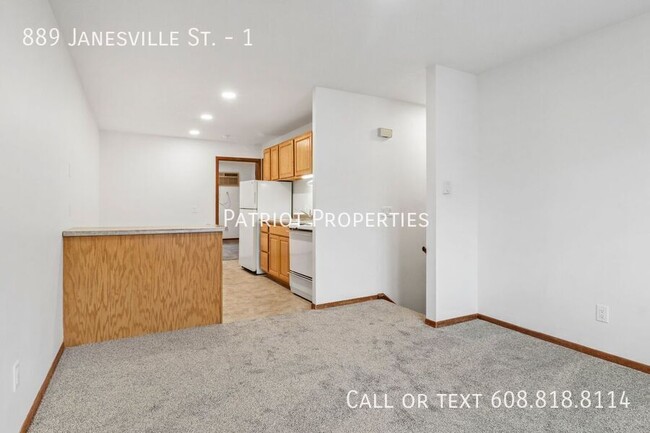 Foto del edificio - 1 BEDROOM/ 1 BATH APARTMENT IN OREGON, WI