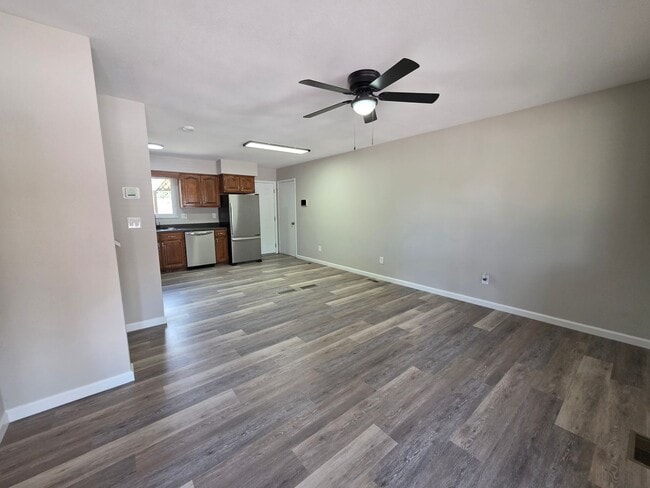 Building Photo - Beautiful Freshly Renovated 3 Bed, 3 Bath Home!!!