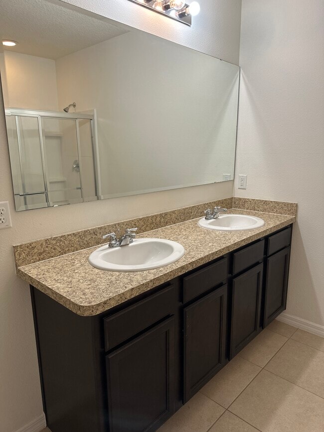 Foto del edificio - 138 Tracy Cir