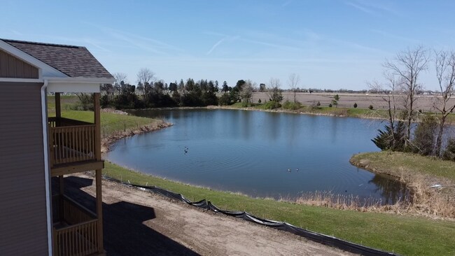 Foto del edificio - Lake View!
