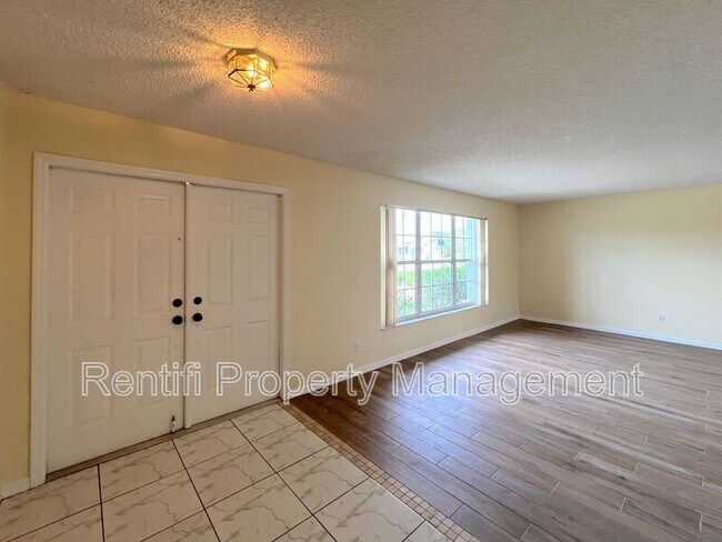 Foto del edificio - 3529 SE 5th Ave