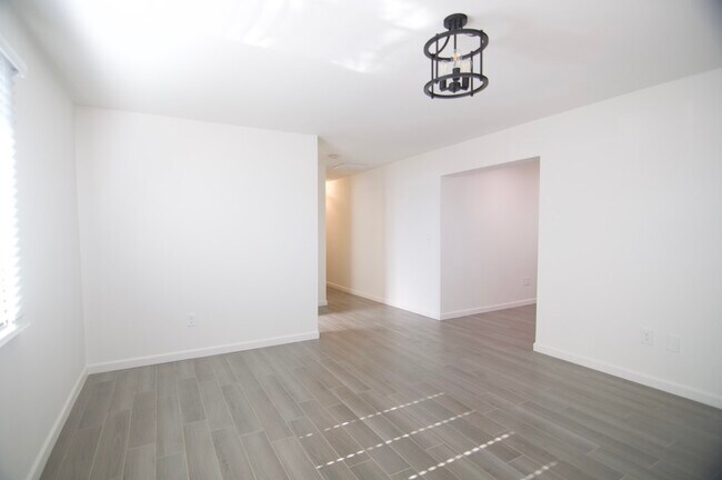 Foto del edificio - 290 North Hamilton Street, Unit 2