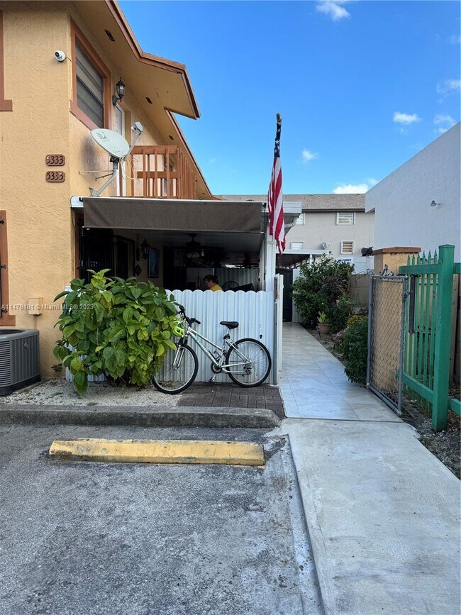 Building Photo - 5333 W 23rd Ave