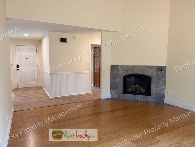 Building Photo - GORGEOUS 4 Bedroom Home in Federal Way! Stunning Backyard, Spacious Family Room, and EV Charger I...