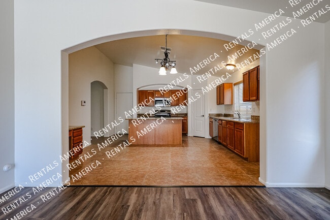 Building Photo - 41103 W Thornberry Ln