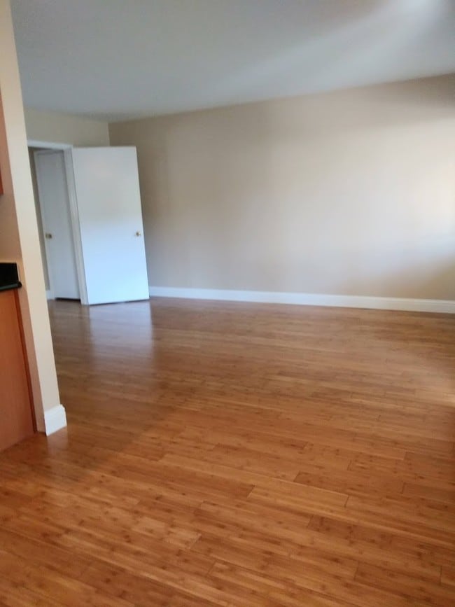600 Alhambra Way Unit 11, Martinez, CA 94553 Room for Rent in Martinez, CA