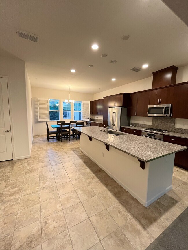 Building Photo - 39844 Sawyer Ter